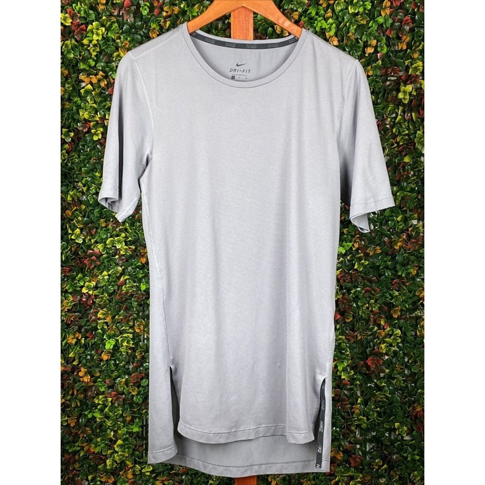 Small Nike Dri-Fit Utility Performance Short Sleeve Shirt Gray Grey AA1591-036